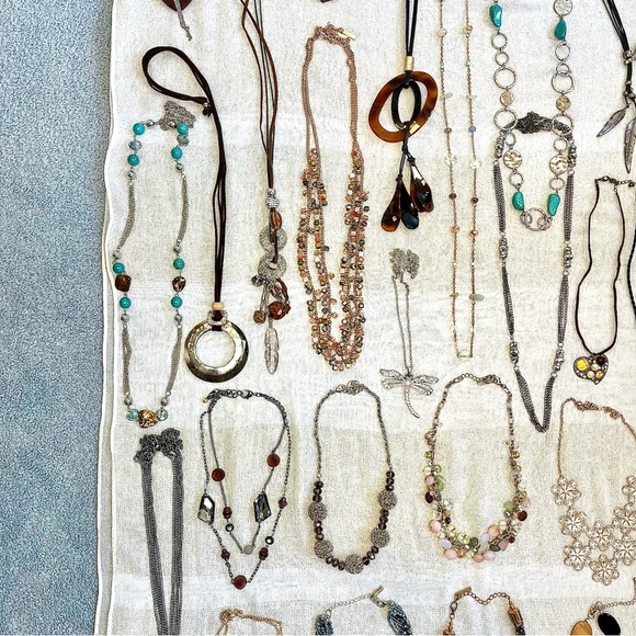 Fashion Necklaces Bundle - Picture 4 of 8